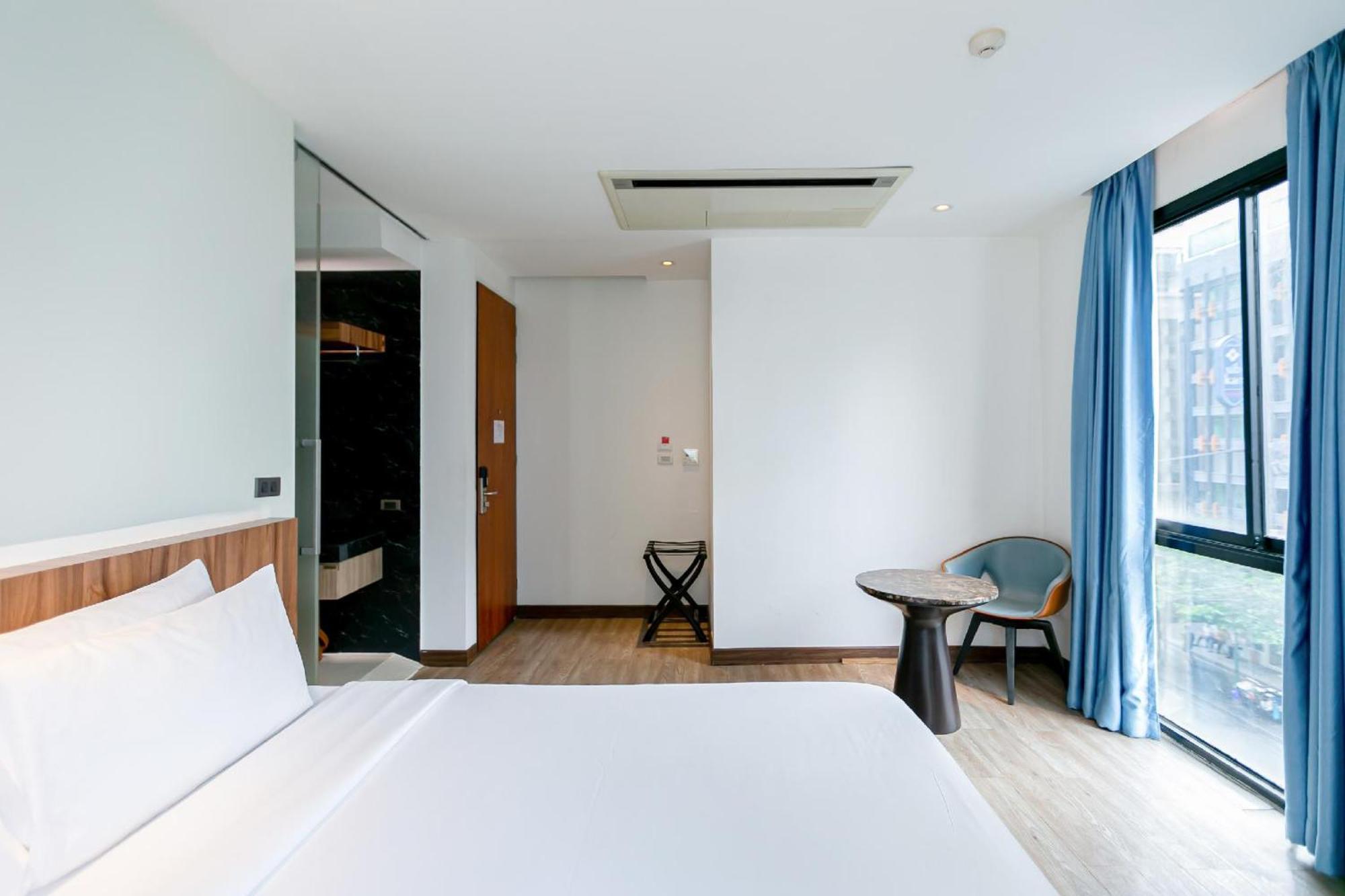 Hotel Uno Express à Bangkok Extérieur photo