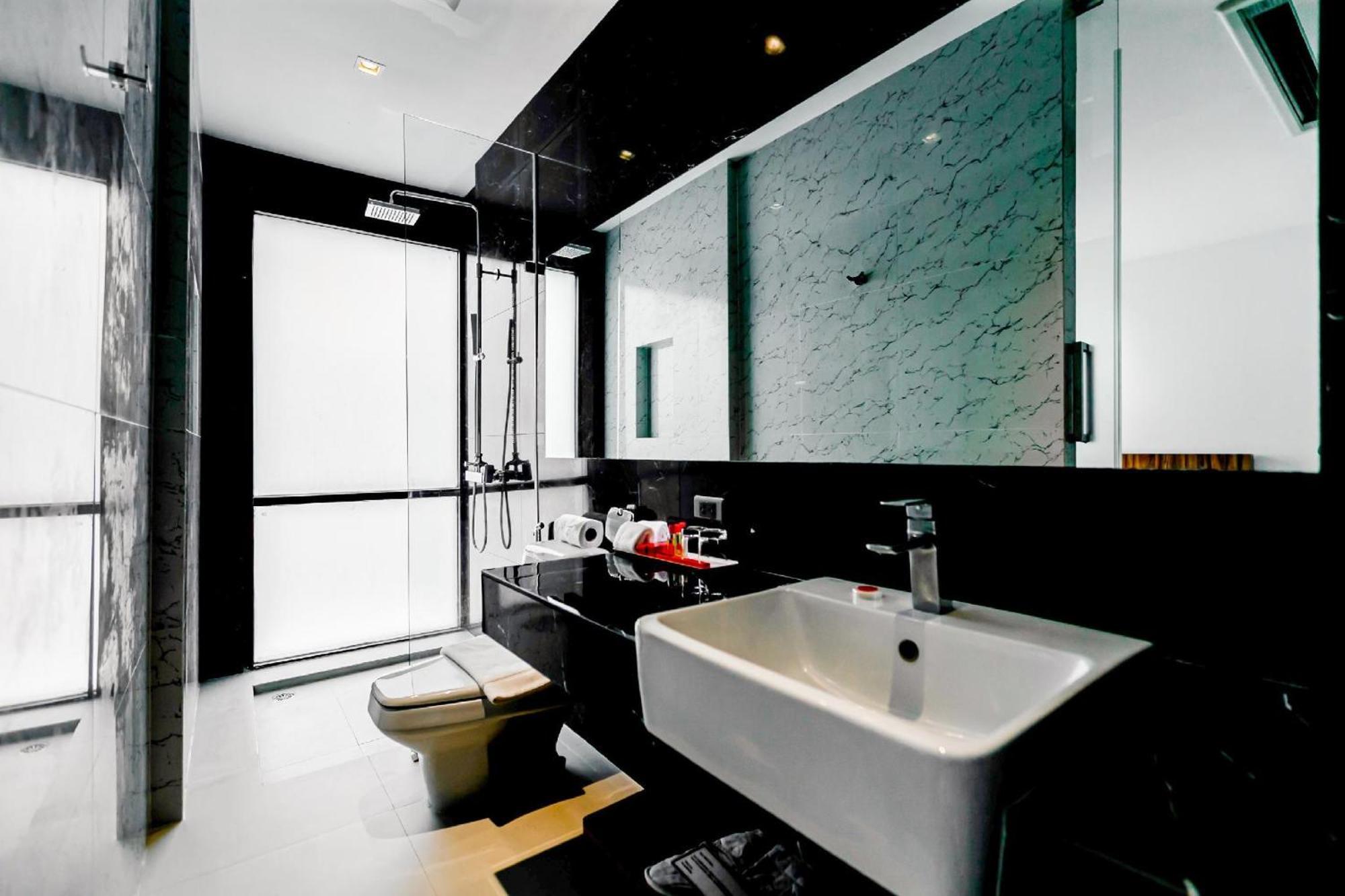Hotel Uno Express à Bangkok Extérieur photo