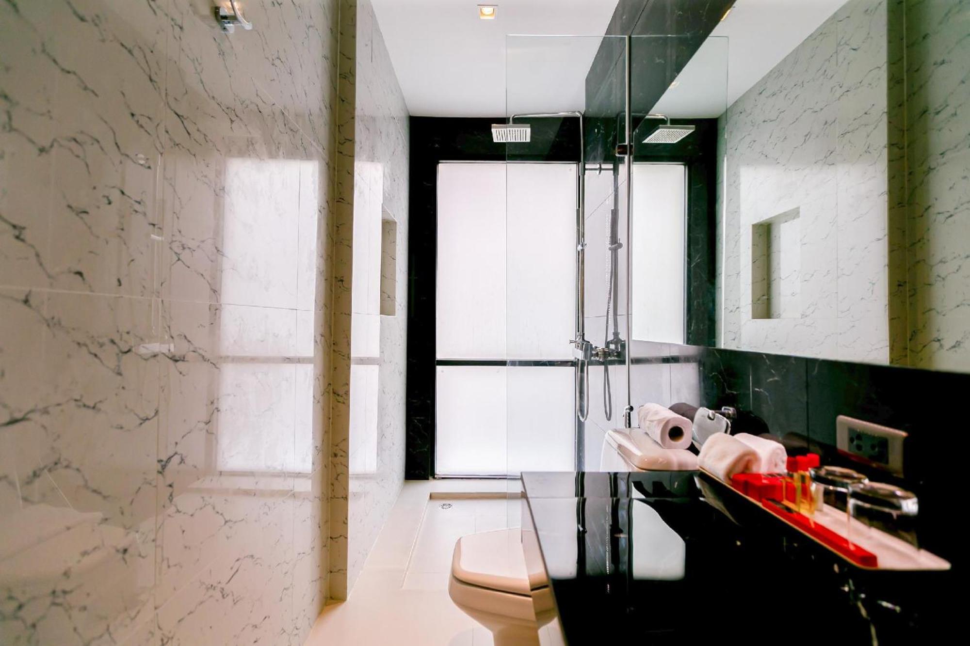 Hotel Uno Express à Bangkok Extérieur photo