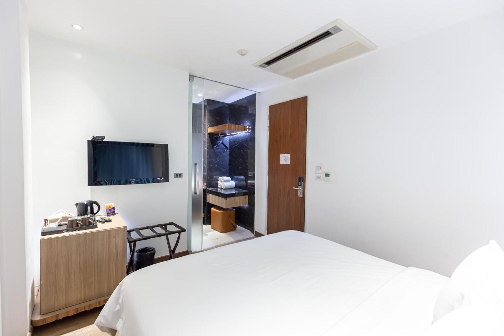Hotel Uno Express à Bangkok Extérieur photo